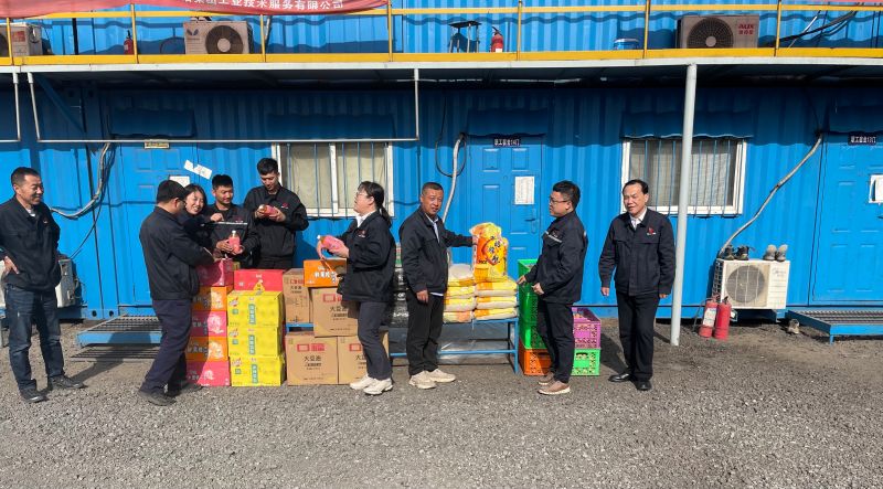 施工現(xiàn)場(chǎng)調(diào)研、慰問(wèn)